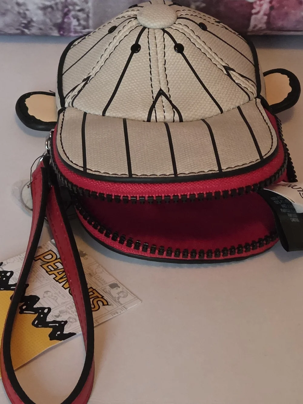 Peanuts Snoopy Cream & Black Wristlet Pouch with Red Trim NWT